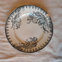 Charger l&#39;image dans la galerie, Assiettes plates Saint Amandinoise
